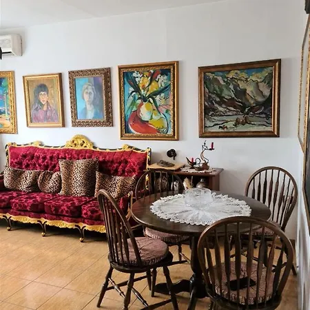 Folklore Retreat With Art & Mountain Views تيرانا