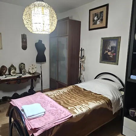 Folklore Retreat With Art & Mountain Views Apartament