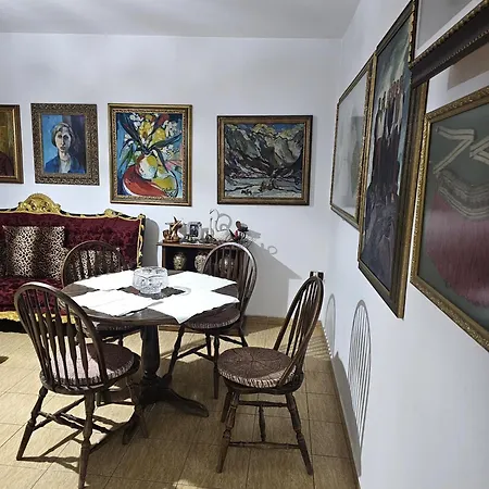 Apartament Folklore Retreat With Art & Mountain Views