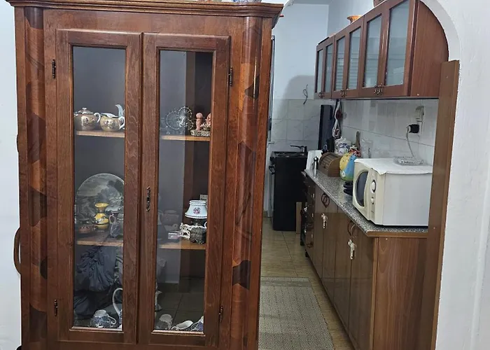 Folklore Retreat With Art & Mountain Views Tirana