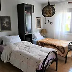 Folklore Retreat With Art & Mountain Views Διαμέρισμα Τίρανα