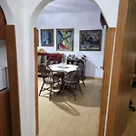 Folklore Retreat With Art & Mountain Views Διαμέρισμα Τίρανα