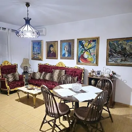 2-bedroom With Dajti Mountain View アパート *