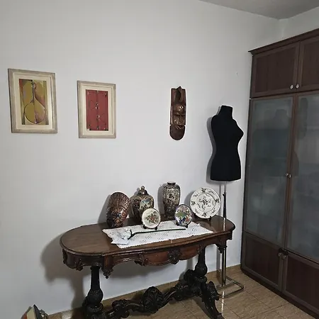 Folklore Retreat With Art & Mountain Views Τίρανα