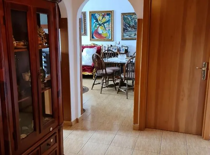 Folklore Retreat With Art & Mountain Views * Tirana