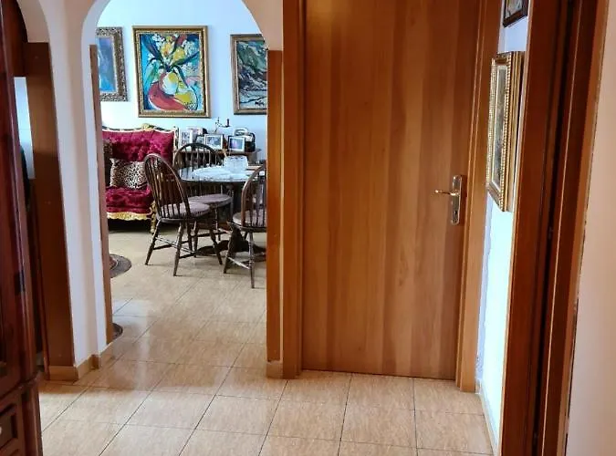 Folklore Retreat With Art & Mountain Views