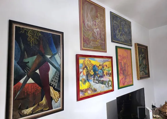 Folklore Retreat With Art & Mountain Views Apartmán