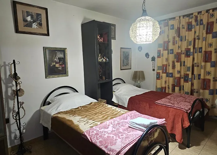 Folklore Retreat With Art & Mountain Views *